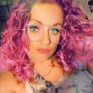 Meet your Posher, Cerina